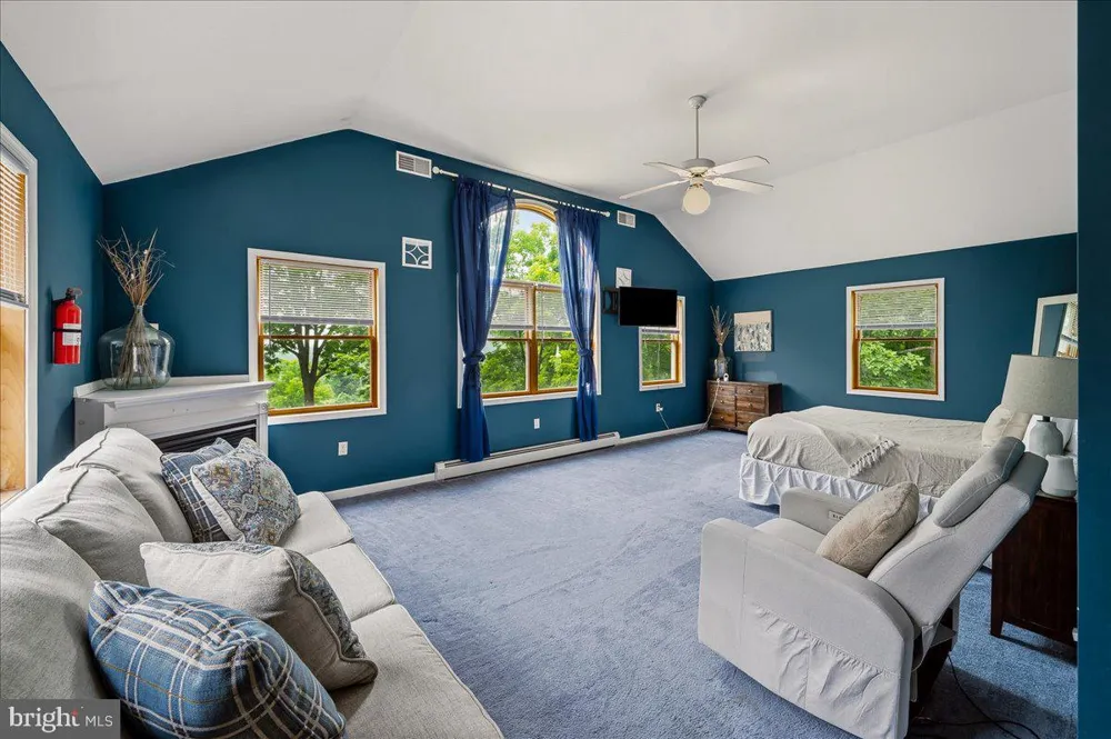 3381 TURKEY ROAD Stroudsburg, PA 18360