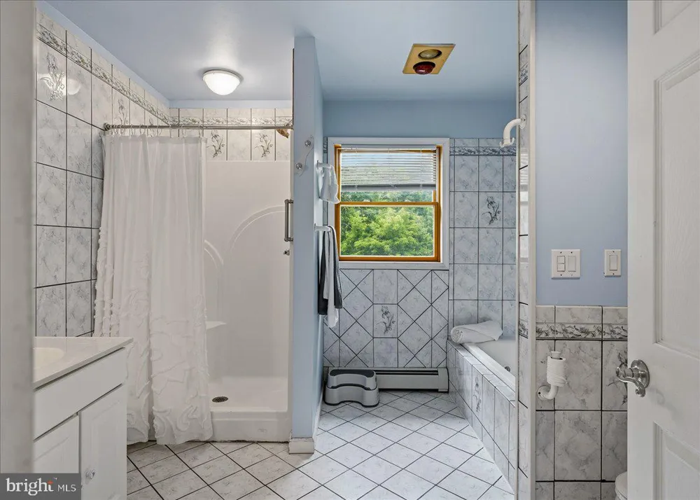 3381 TURKEY ROAD Stroudsburg, PA 18360