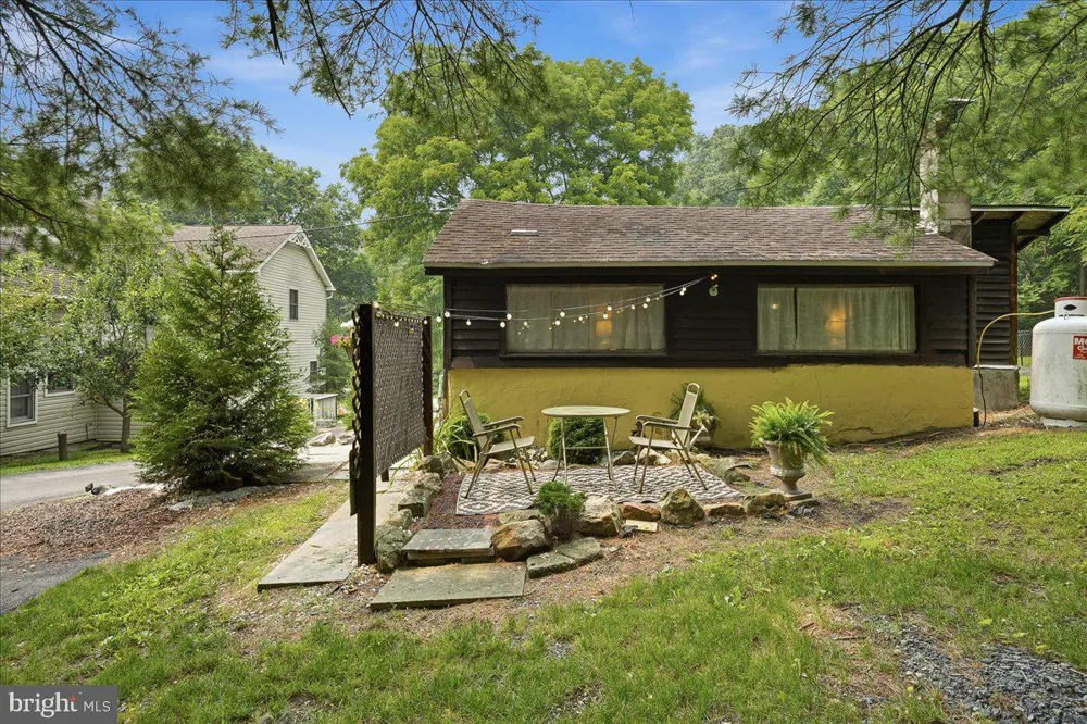 3381 TURKEY ROAD Stroudsburg, PA 18360