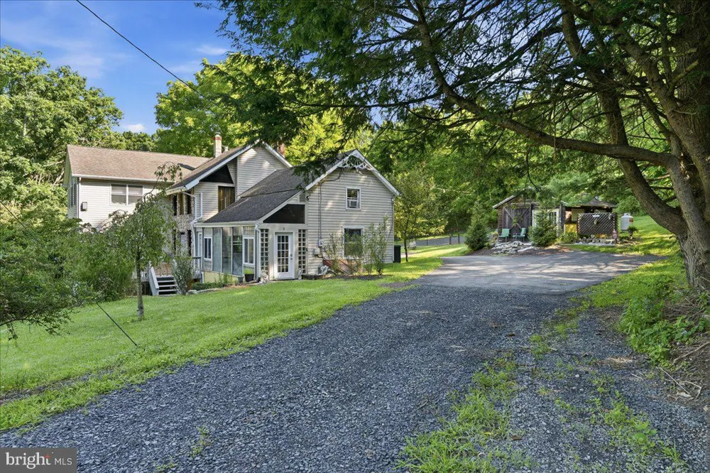 3381 TURKEY ROAD Stroudsburg, PA 18360