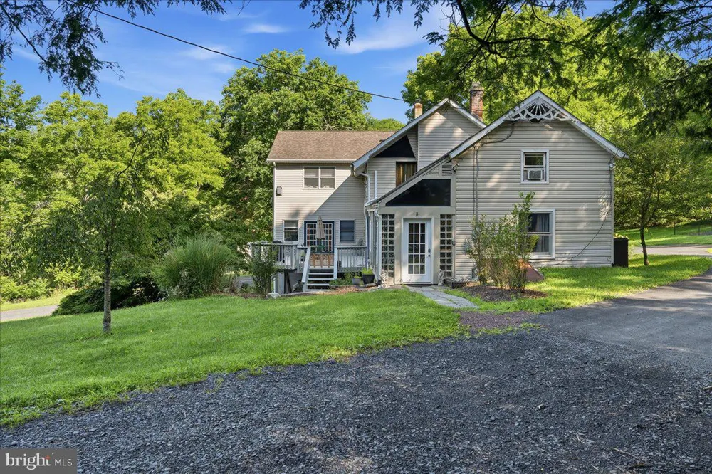 3381 TURKEY ROAD Stroudsburg, PA 18360