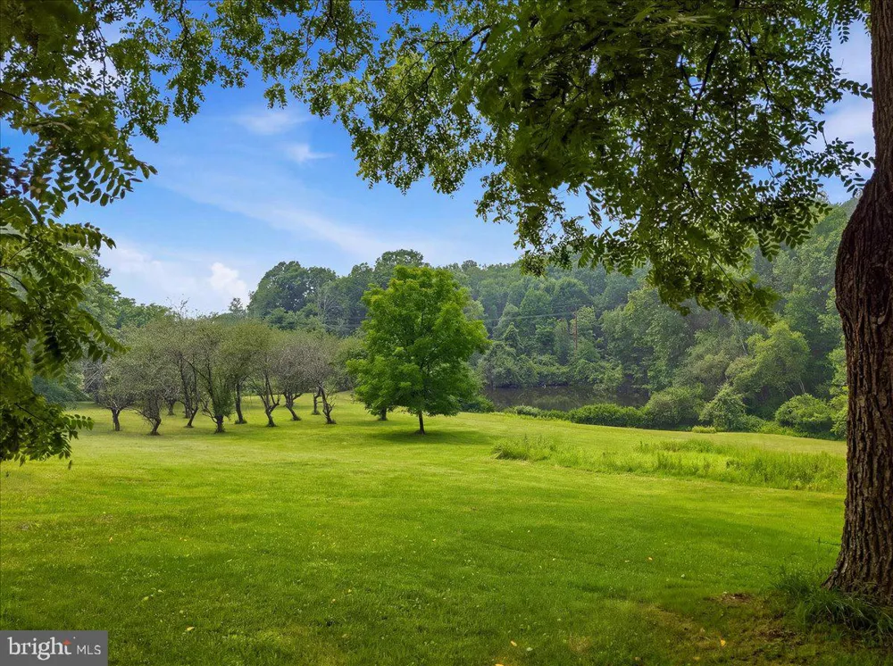 3381 TURKEY ROAD Stroudsburg, PA 18360