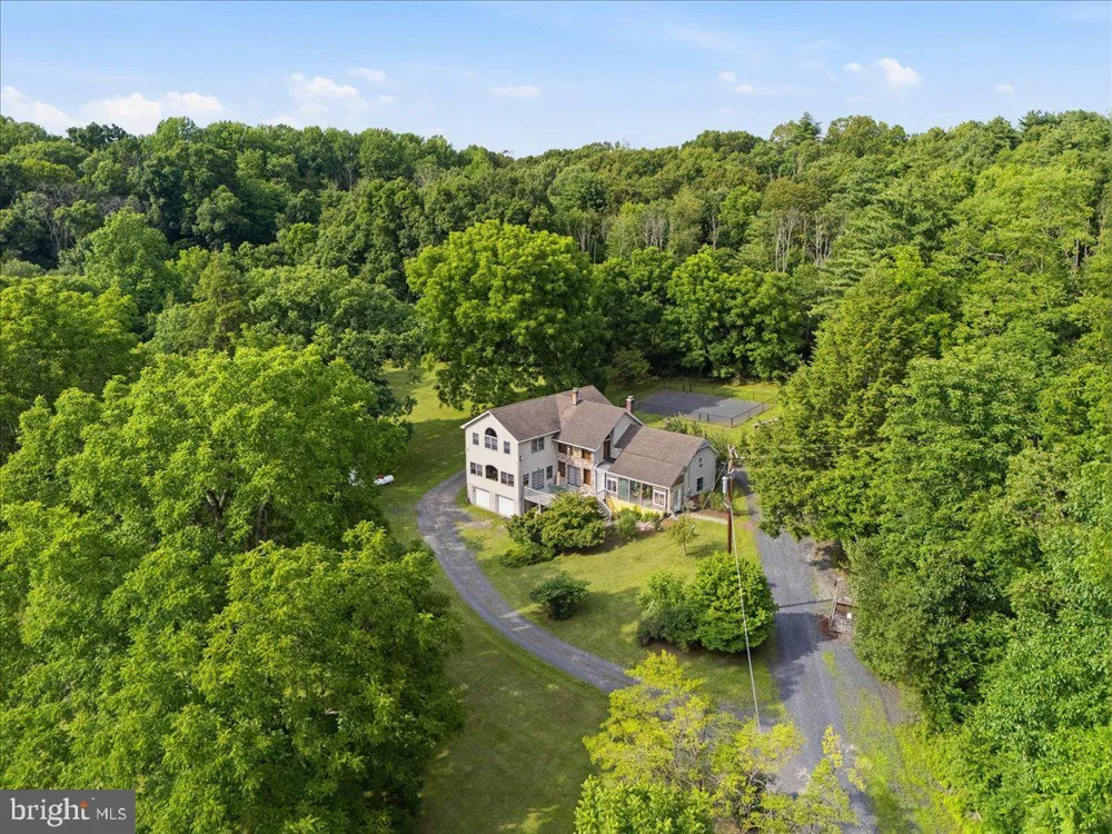 3381 TURKEY ROAD Stroudsburg, PA 18360