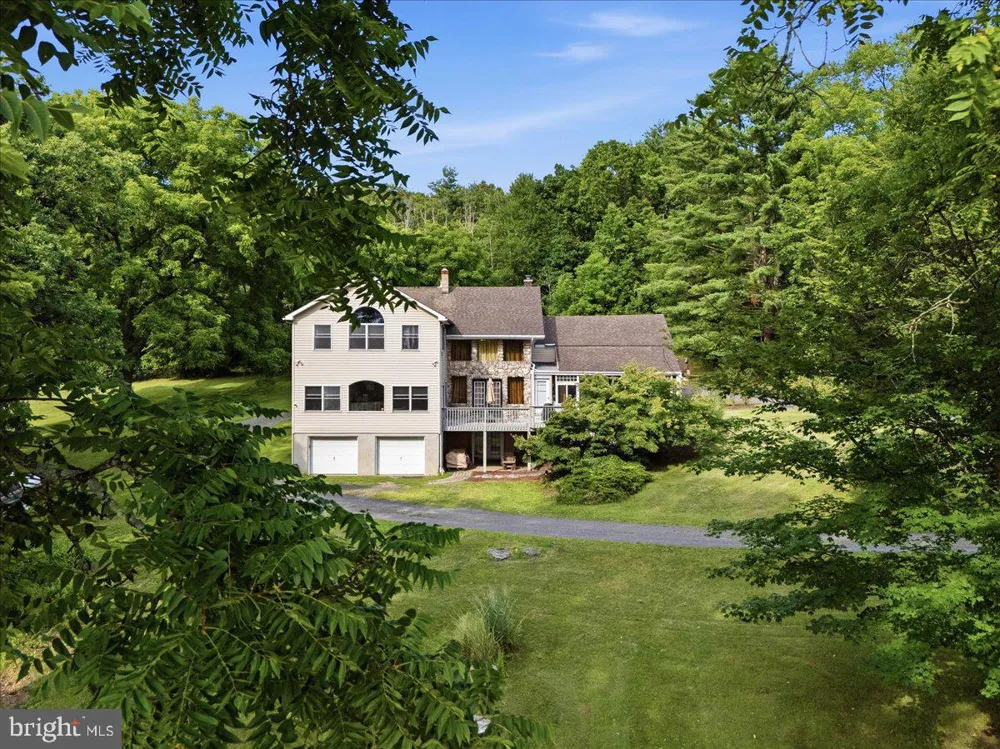 3381 TURKEY ROAD Stroudsburg, PA 18360