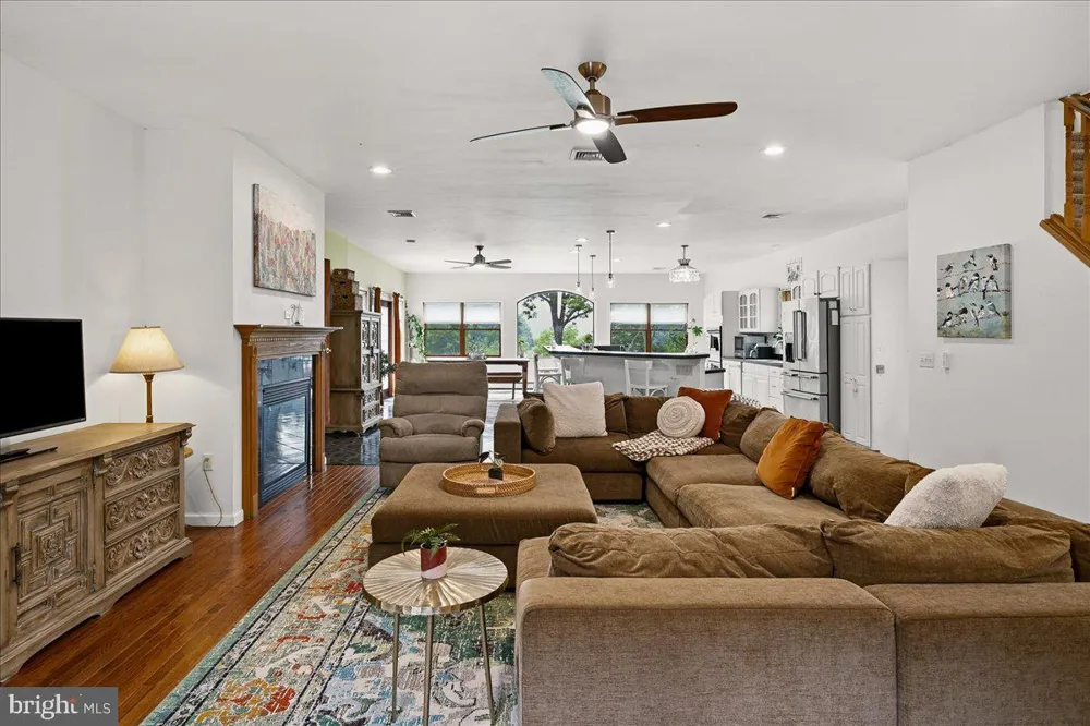 3381 TURKEY ROAD Stroudsburg, PA 18360