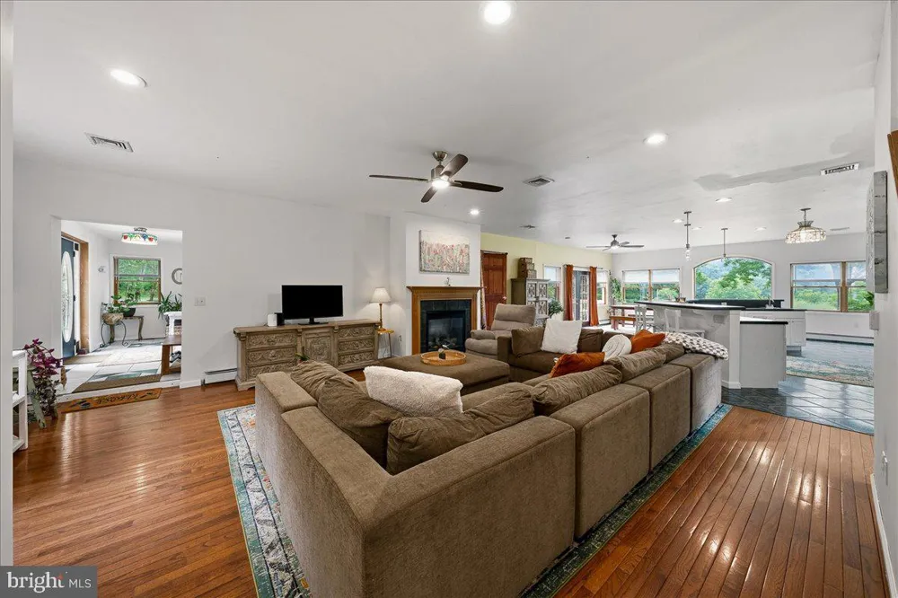 3381 TURKEY ROAD Stroudsburg, PA 18360