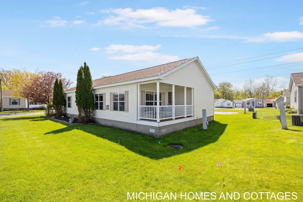 5245 W Scenic Turn Lane Holland, MI 49423