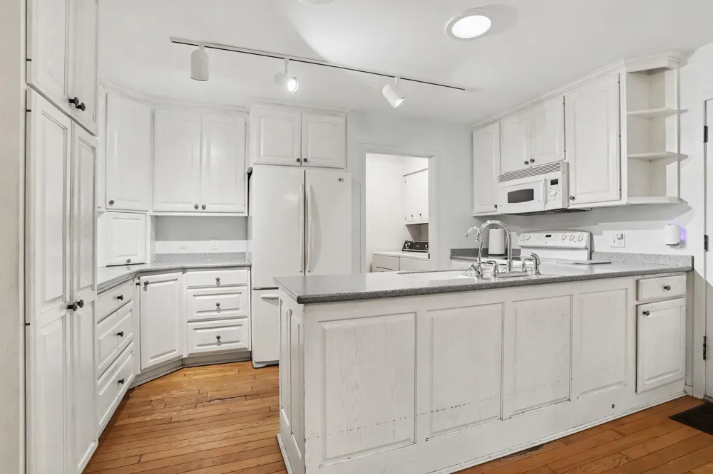 3649 Woodcliff Drive Kalamazoo City, MI 49008