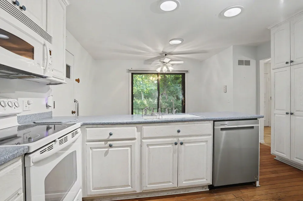 3649 Woodcliff Drive Kalamazoo City, MI 49008