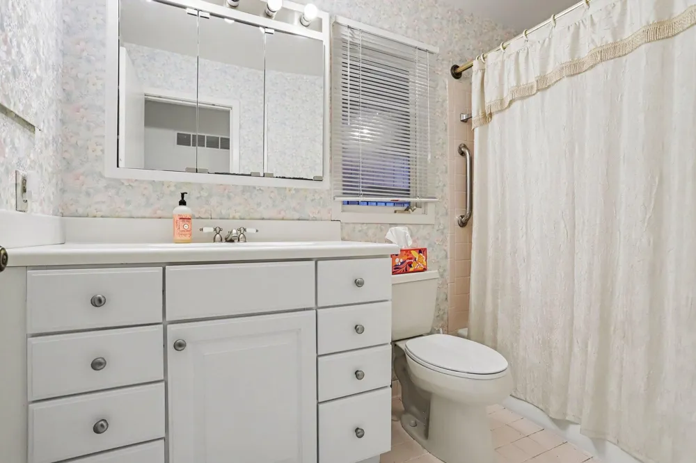 3649 Woodcliff Drive Kalamazoo City, MI 49008