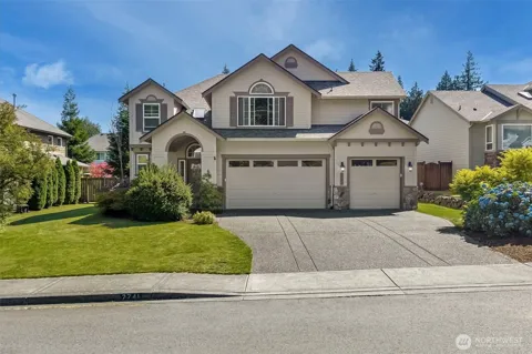 2741 NE Noll Valley Loop