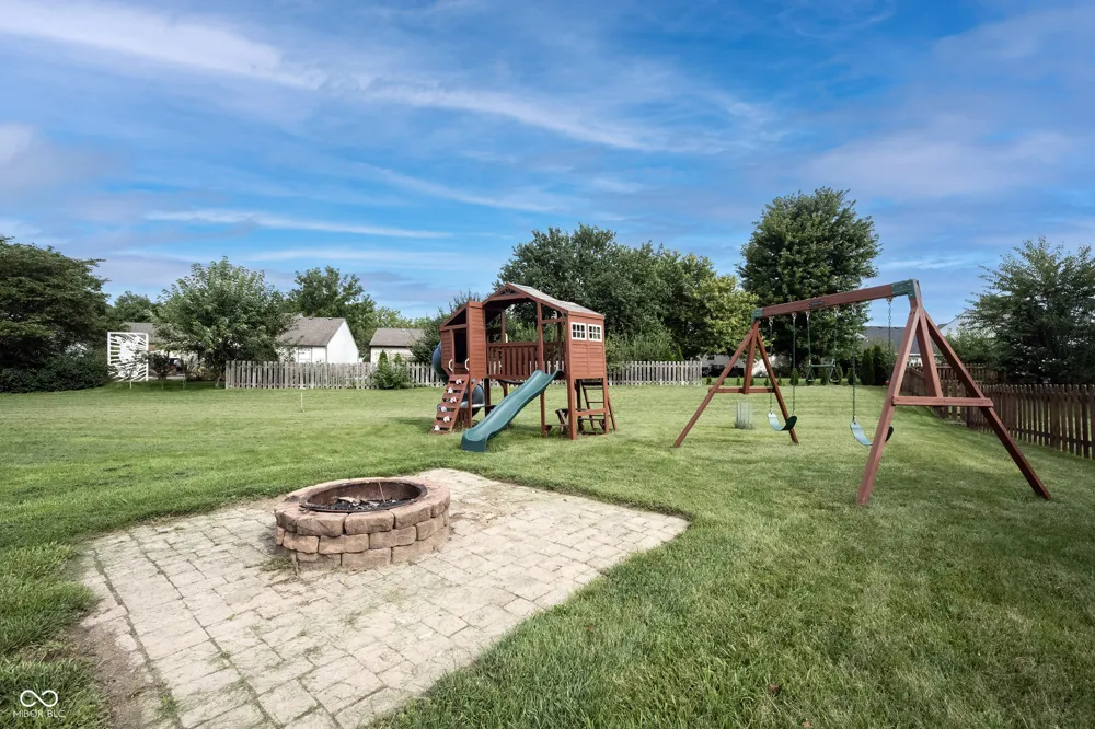 11131 Settlers Court Fishers, IN 46038
