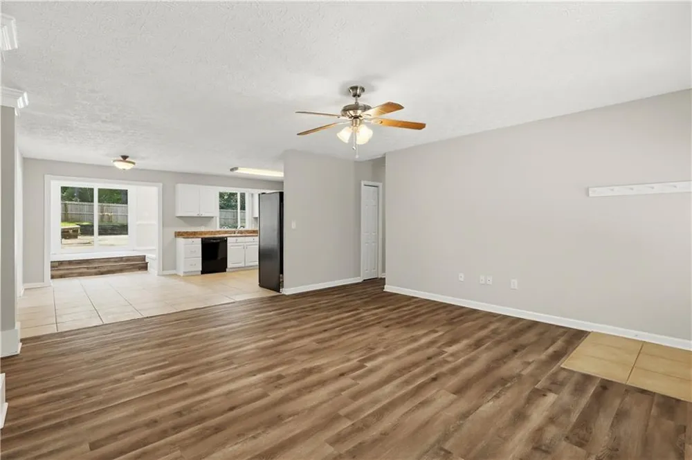 3733 Memorial Parkway NW Kennesaw, GA 30152