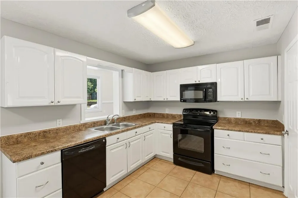 3733 Memorial Parkway NW Kennesaw, GA 30152