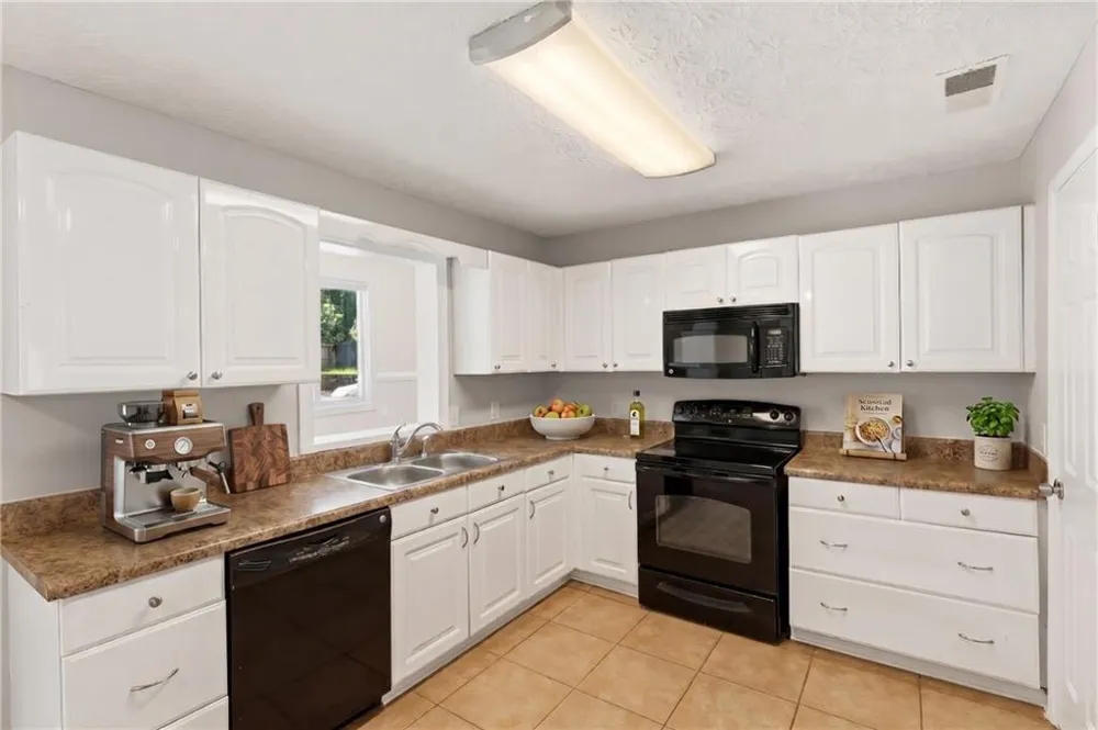 3733 Memorial Parkway NW Kennesaw, GA 30152