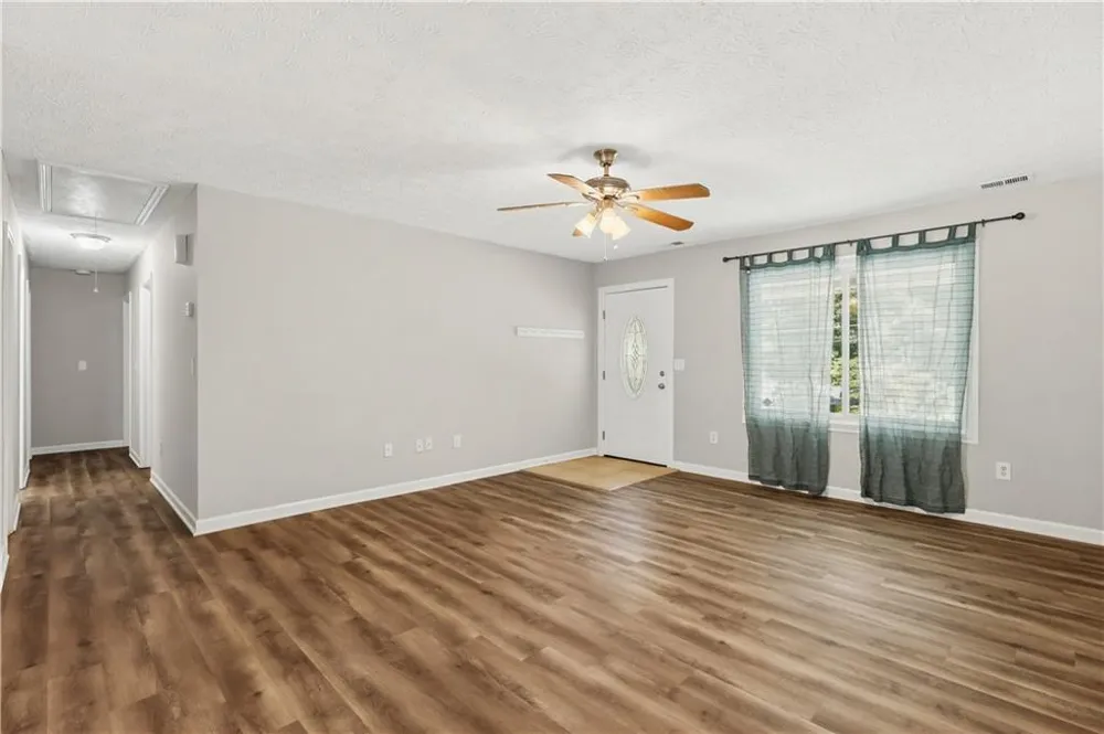 3733 Memorial Parkway NW Kennesaw, GA 30152