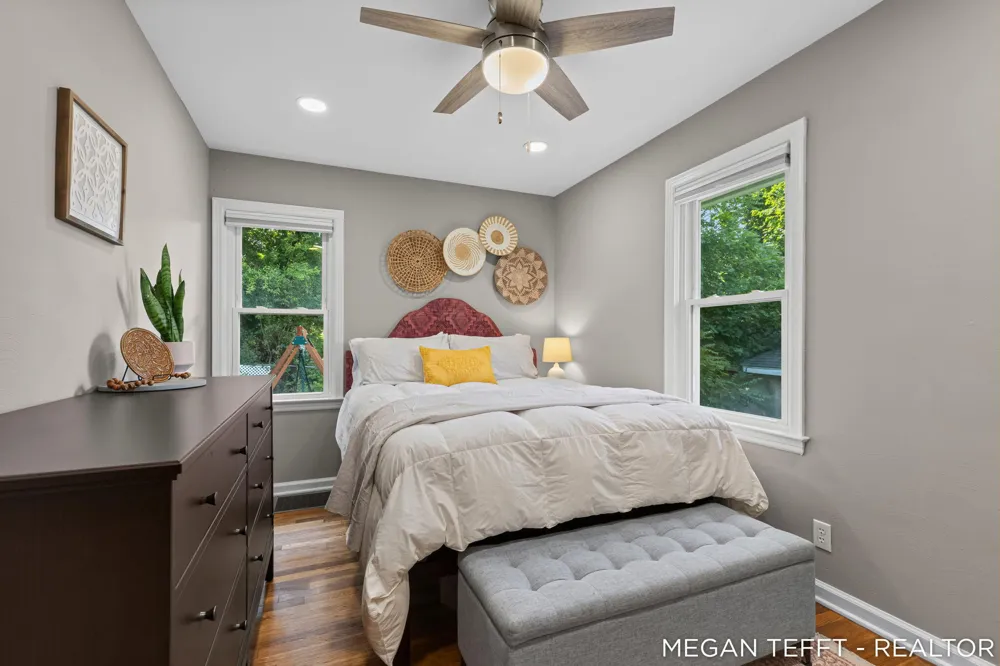 1074 Washtenaw Drive NE Grand Rapids, MI 49505
