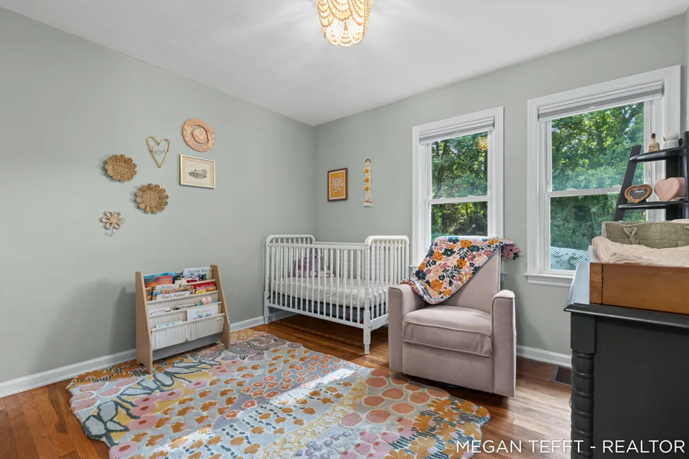 1074 Washtenaw Drive NE Grand Rapids, MI 49505