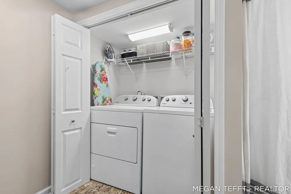 1074 Washtenaw Drive NE Grand Rapids, MI 49505