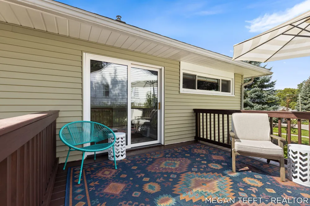 1074 Washtenaw Drive NE Grand Rapids, MI 49505