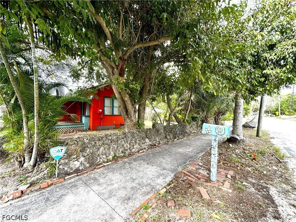 Hough Street Fort Myers, FL 33901