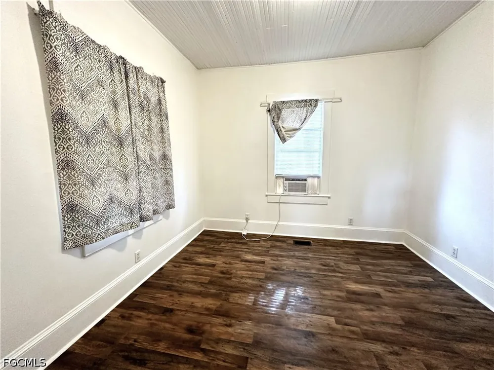 Hough Street Fort Myers, FL 33901