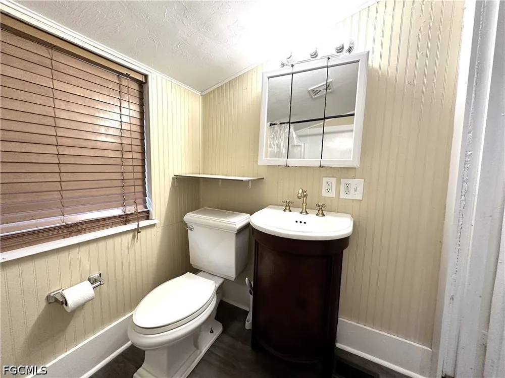 Hough Street Fort Myers, FL 33901