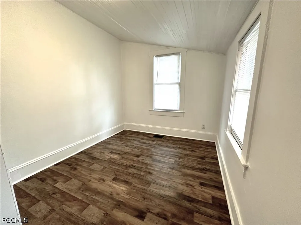 Hough Street Fort Myers, FL 33901