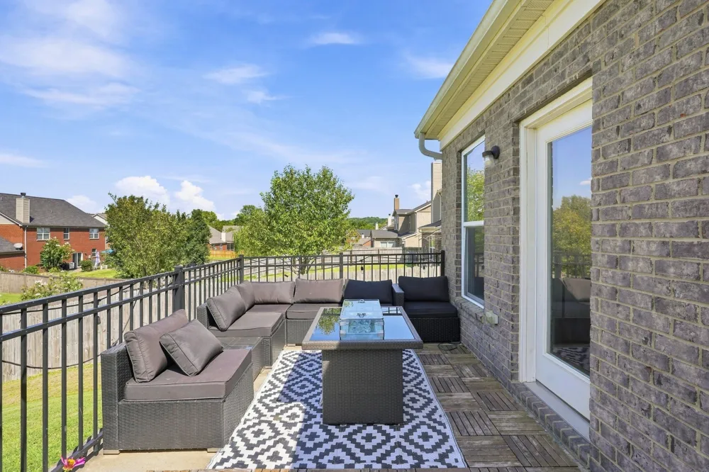 1081 Abberley Cir Hendersonville, TN 37075