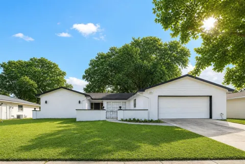 621 ASHBERRY LANE