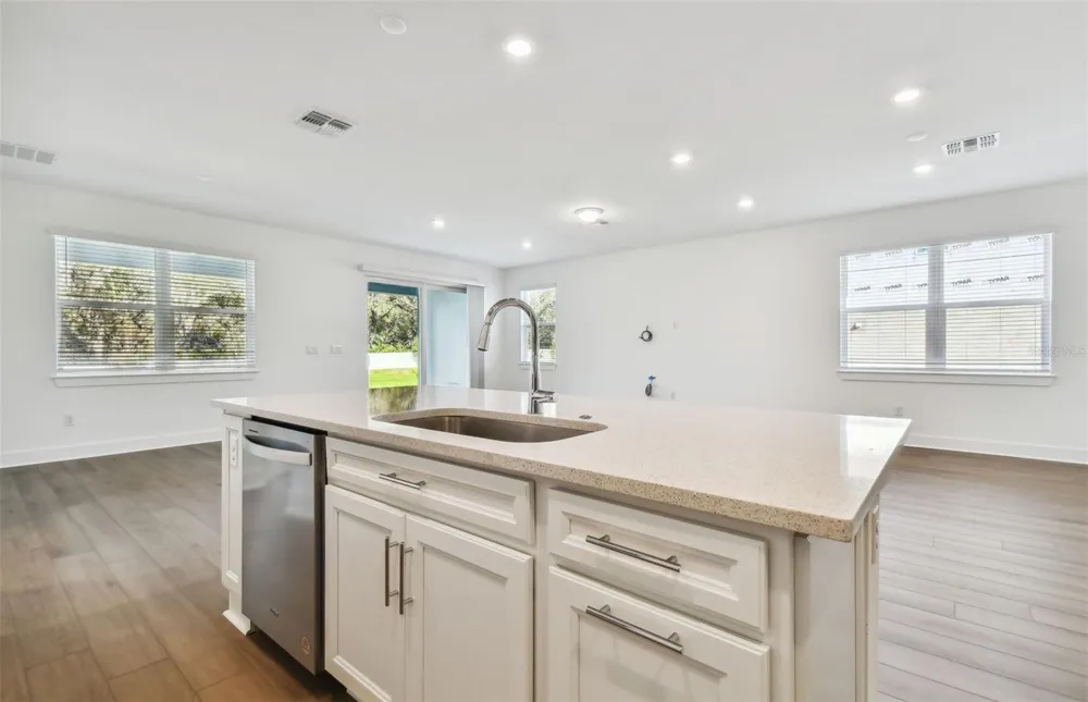 5245 WOLF CREEK DRIVE Apollo Beach, FL 33572