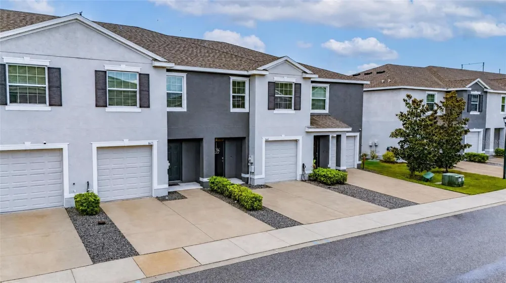 8669 FALLING BLUE PLACE Riverview, FL 33578