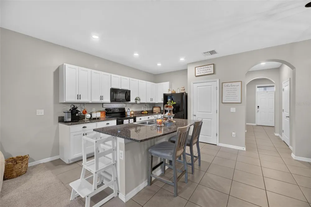 8669 FALLING BLUE PLACE Riverview, FL 33578