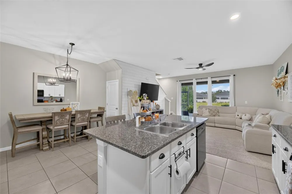 8669 FALLING BLUE PLACE Riverview, FL 33578