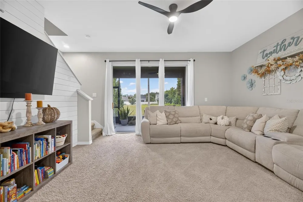 8669 FALLING BLUE PLACE Riverview, FL 33578
