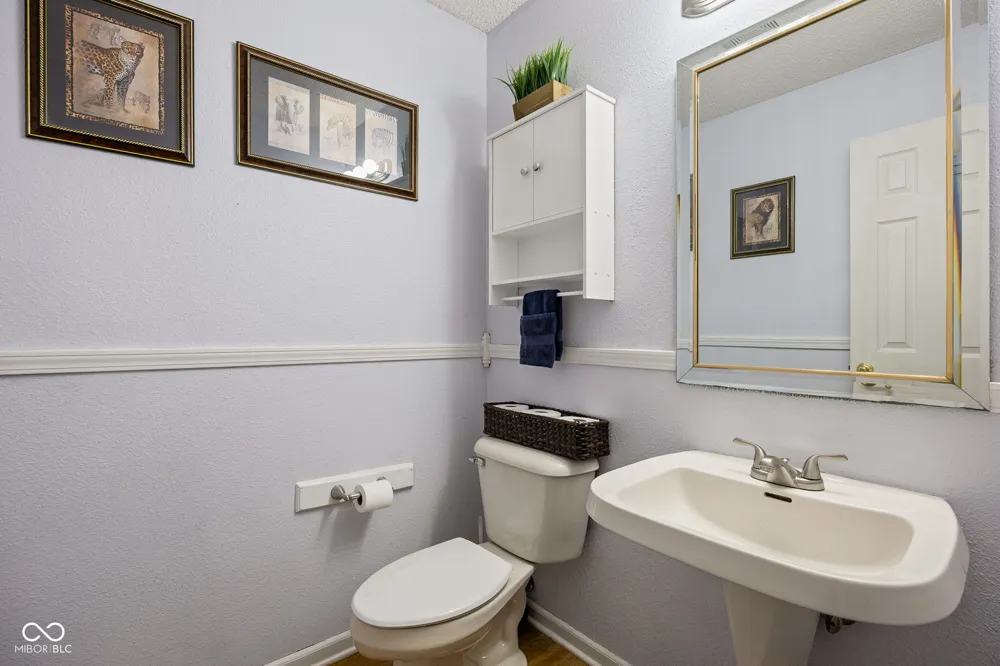 10255 Lothbury Circle Fishers, IN 46037