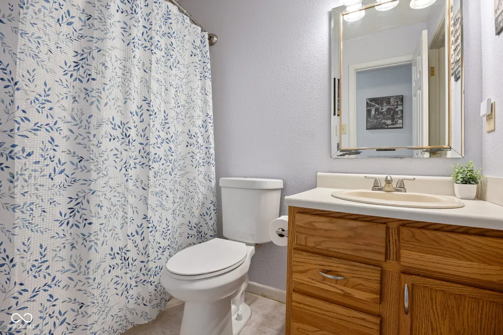 10255 Lothbury Circle Fishers, IN 46037