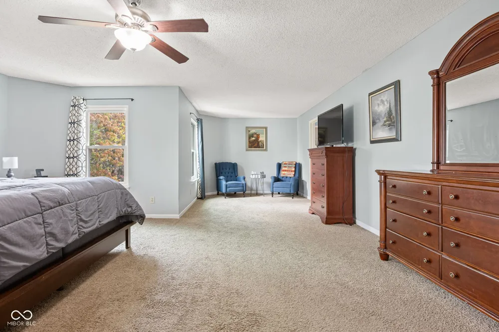 10255 Lothbury Circle Fishers, IN 46037