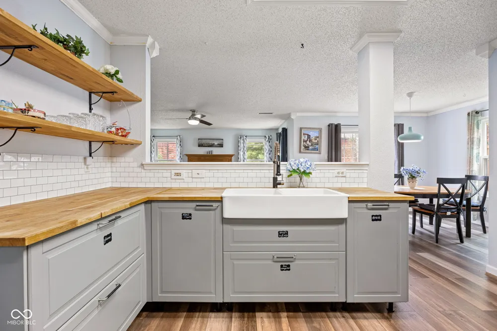 10255 Lothbury Circle Fishers, IN 46037