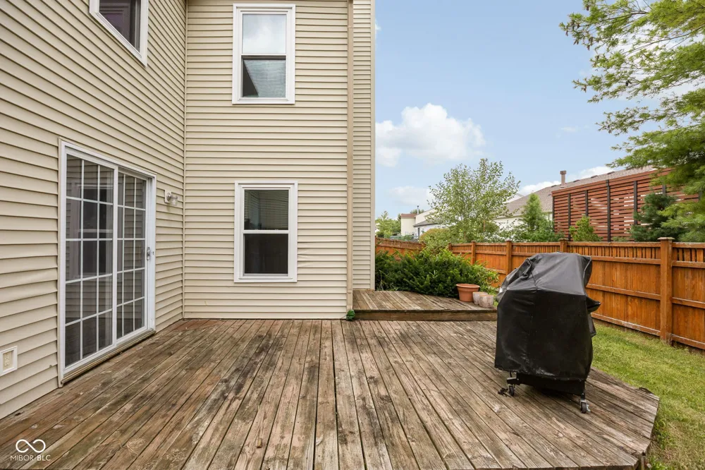 10255 Lothbury Circle Fishers, IN 46037