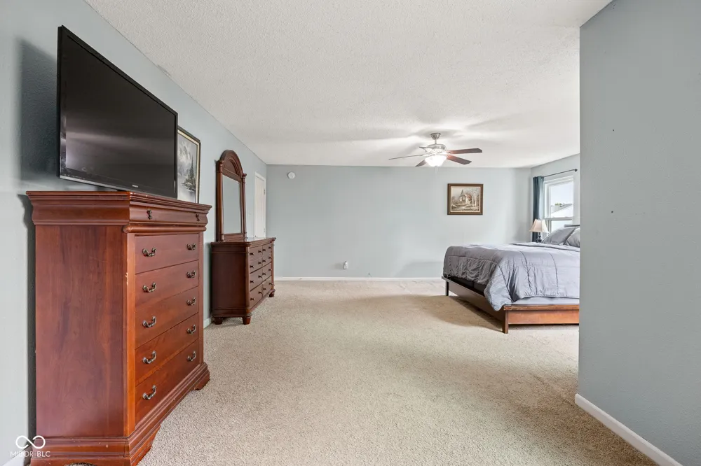 10255 Lothbury Circle Fishers, IN 46037