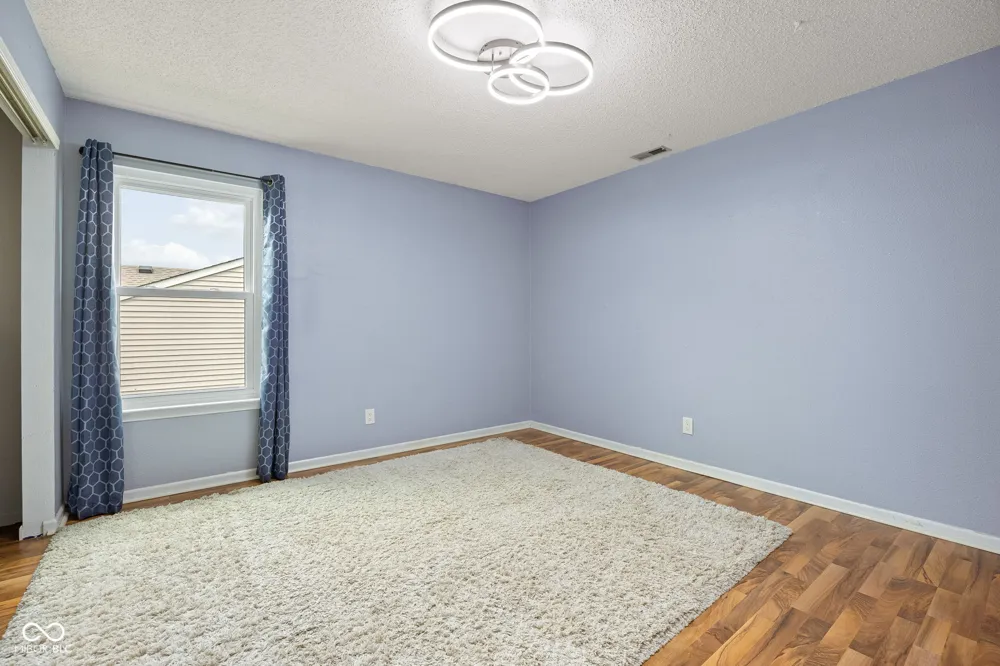 10255 Lothbury Circle Fishers, IN 46037