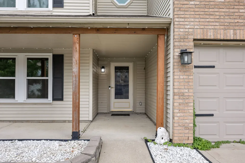 10255 Lothbury Circle Fishers, IN 46037
