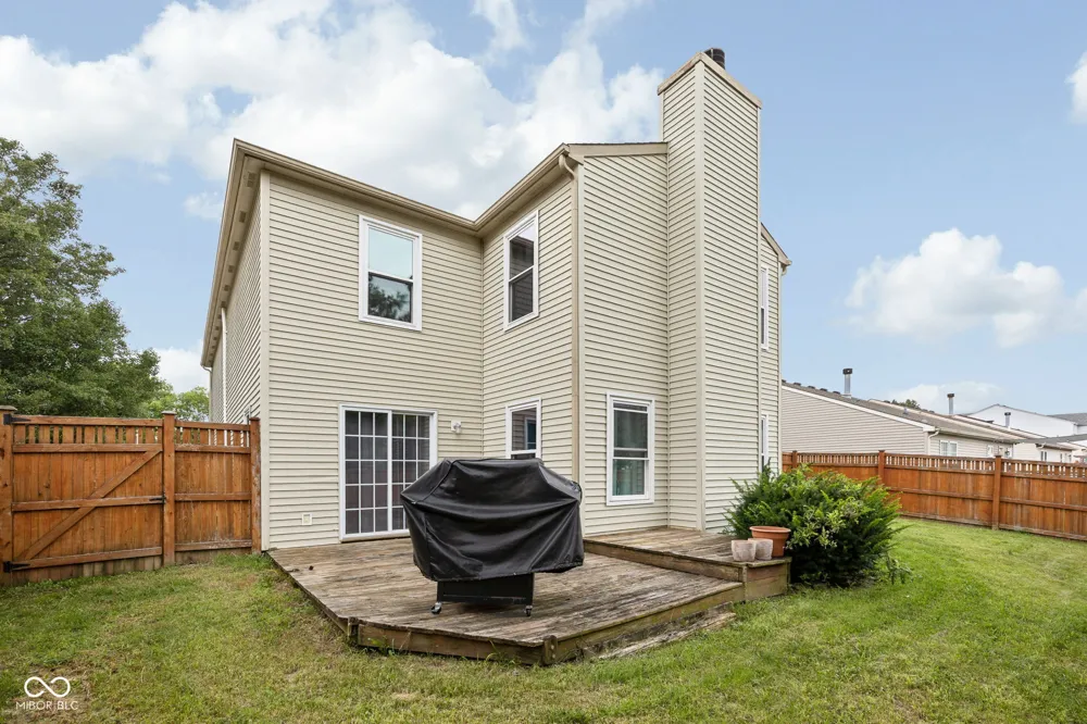 10255 Lothbury Circle Fishers, IN 46037