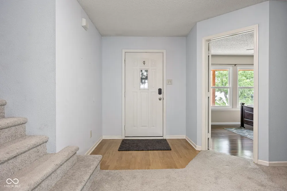 10255 Lothbury Circle Fishers, IN 46037