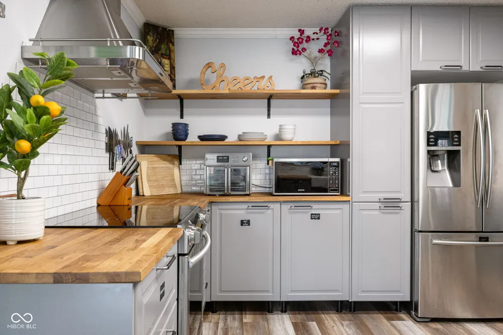 10255 Lothbury Circle Fishers, IN 46037