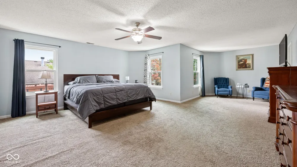 10255 Lothbury Circle Fishers, IN 46037