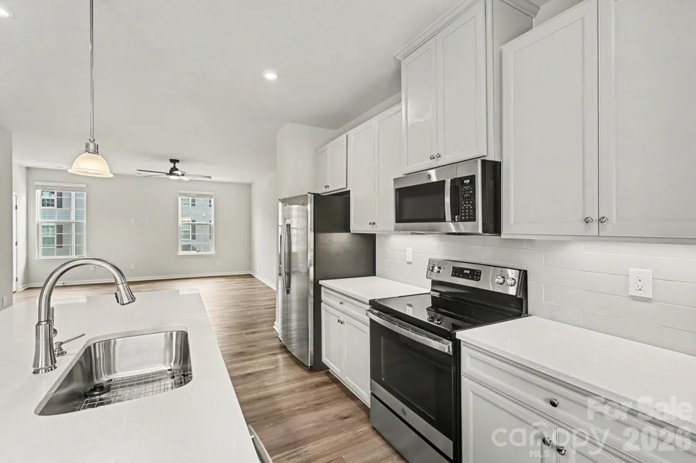 2405 Autumn Olive Lane Matthews, NC 28104