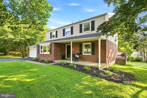 161 SCHOOLHOUSE LANE
