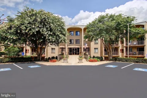7425 DEMOCRACY BOULEVARD #114